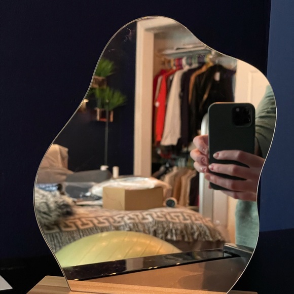 NWOT Asymmetrical Decorative ‘Cloud’ Mirror - Picture 5 of 16